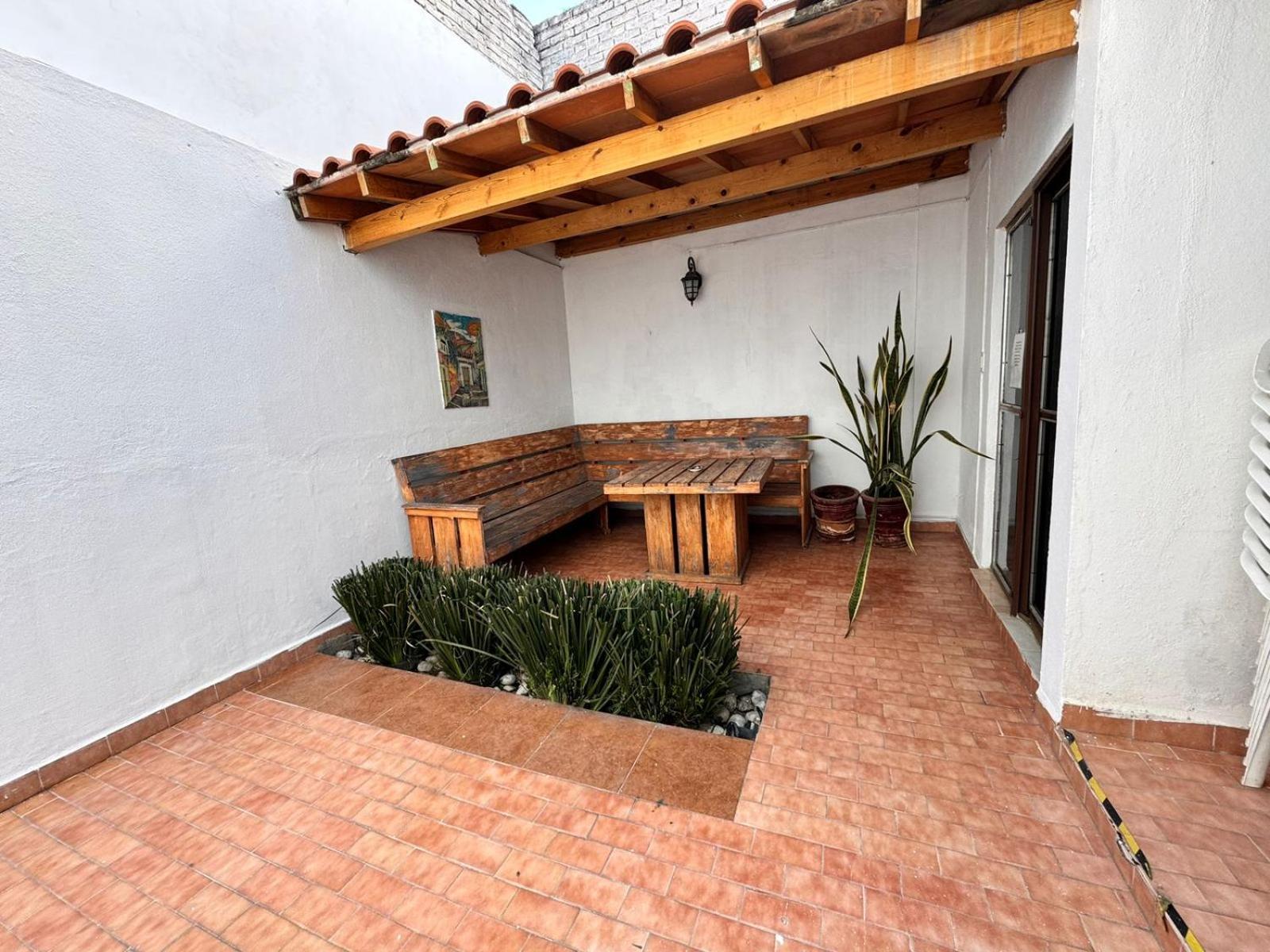 Pensjonat Casona Luciernaga-Casa De Huespedes León Zewnętrze zdjęcie