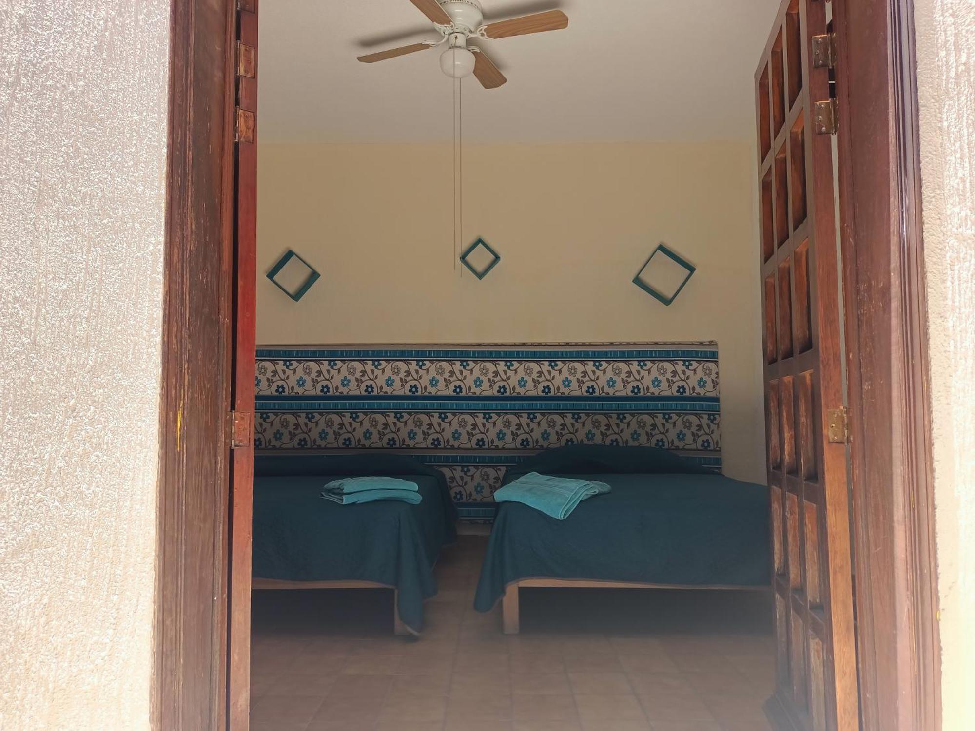 Pensjonat Casona Luciernaga-Casa De Huespedes León Zewnętrze zdjęcie